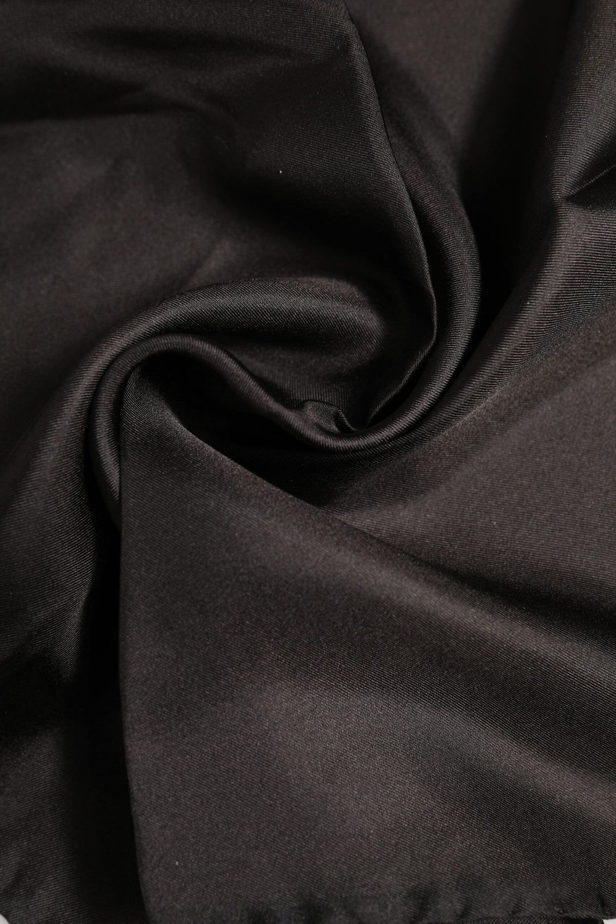 Foulard Dolce & Gabbana homme DG Crown carré en soie marron – MS7526