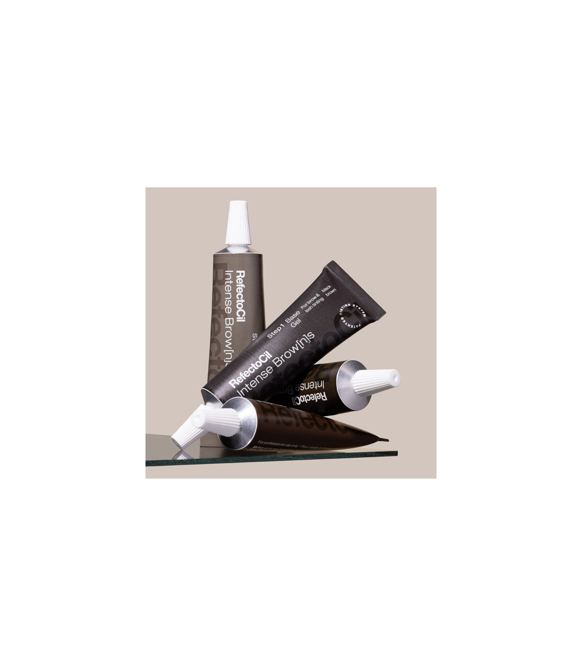 Refectocil -Wimpern- und Augenbrauenfarbstoff und Augenbrauen