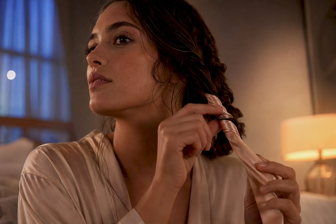 Boucles sans chaleur : la méthode qui tient vraiment toute la nuit - HBPS Beauty & Fashion