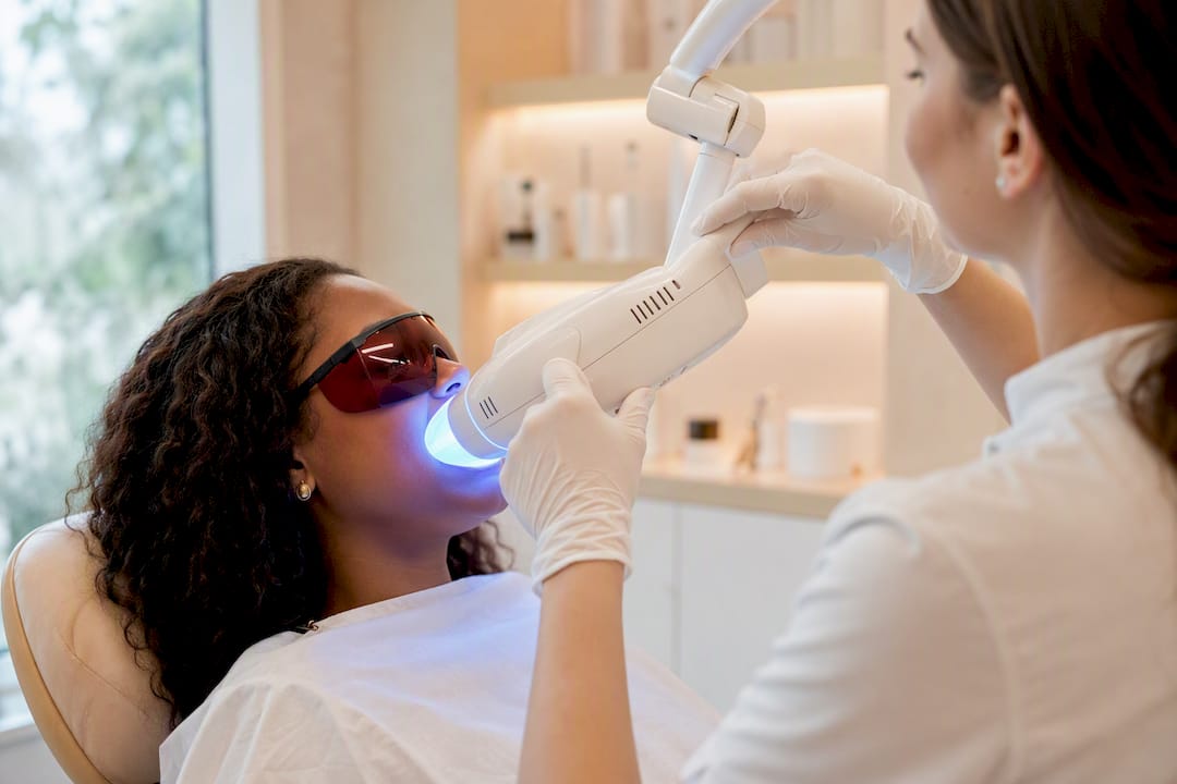 Soins bucco-dentaires en institut : pourquoi les adopter ? - HBPS Beauty & Fashion