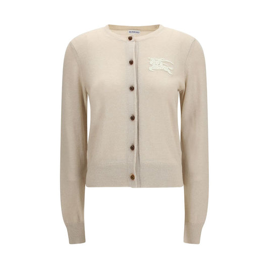 Burberry Cardigan EKD en Maille Beige – Applique Cavalier Crocheté & Boutons Marbrés | SS26