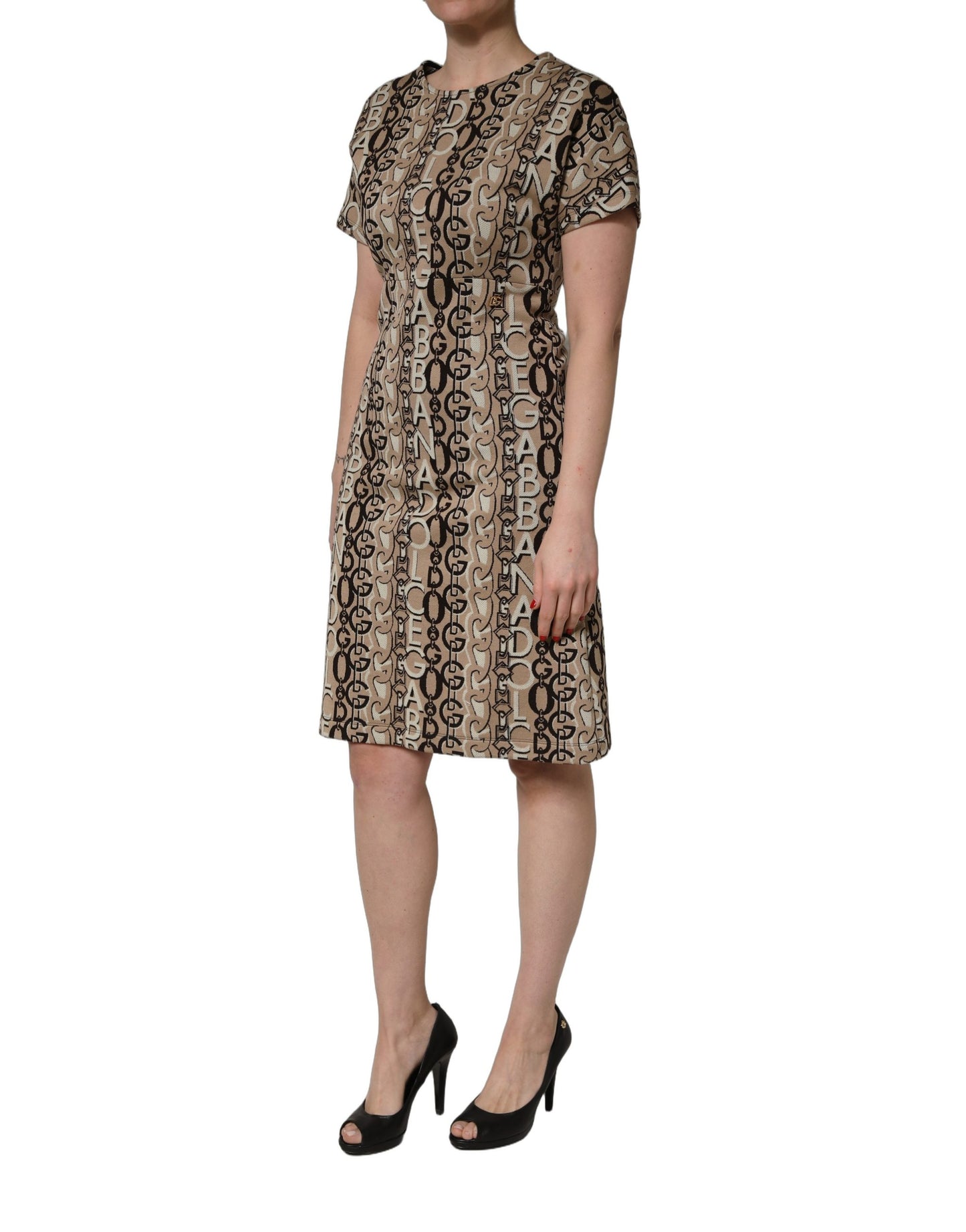 Dolce & Gabbana Robe Fourreau Femme Marron — Motif & Logo DG | Manches Courtes | Made in Italy