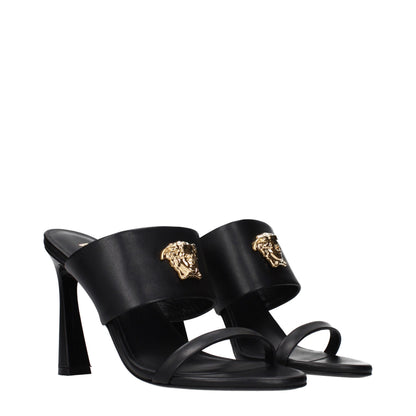 Versace – Sandales à Talon Stiletto en Cuir Noir | Détail Signature en Façade
