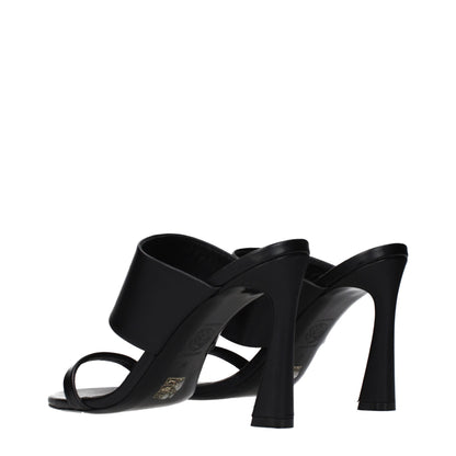 Versace – Sandales à Talon Stiletto en Cuir Noir | Détail Signature en Façade