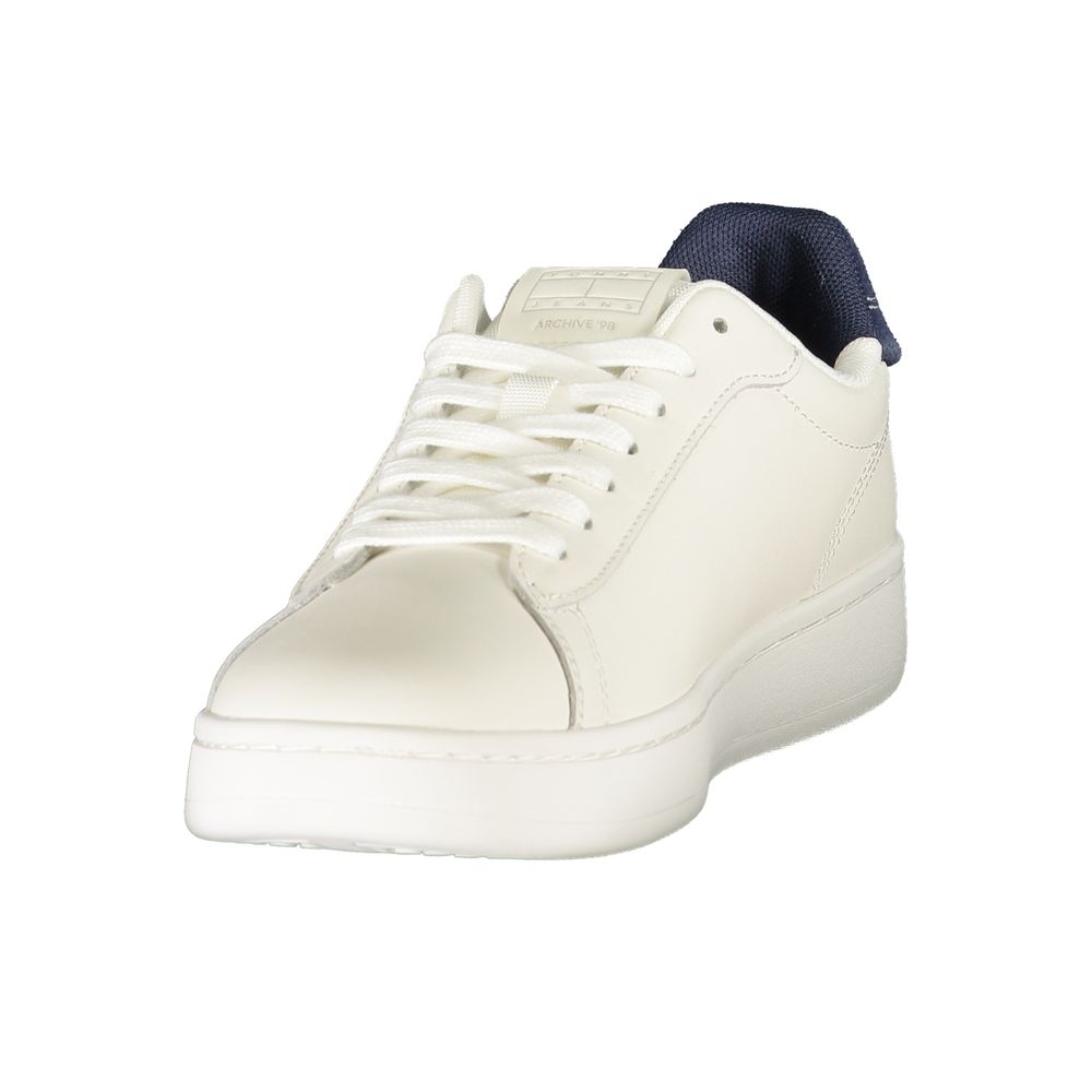 Tommy Hilfiger – Sneakers Femme Blanc | Détails Bleus Contrastants | Logo Print | Semelle Amovible