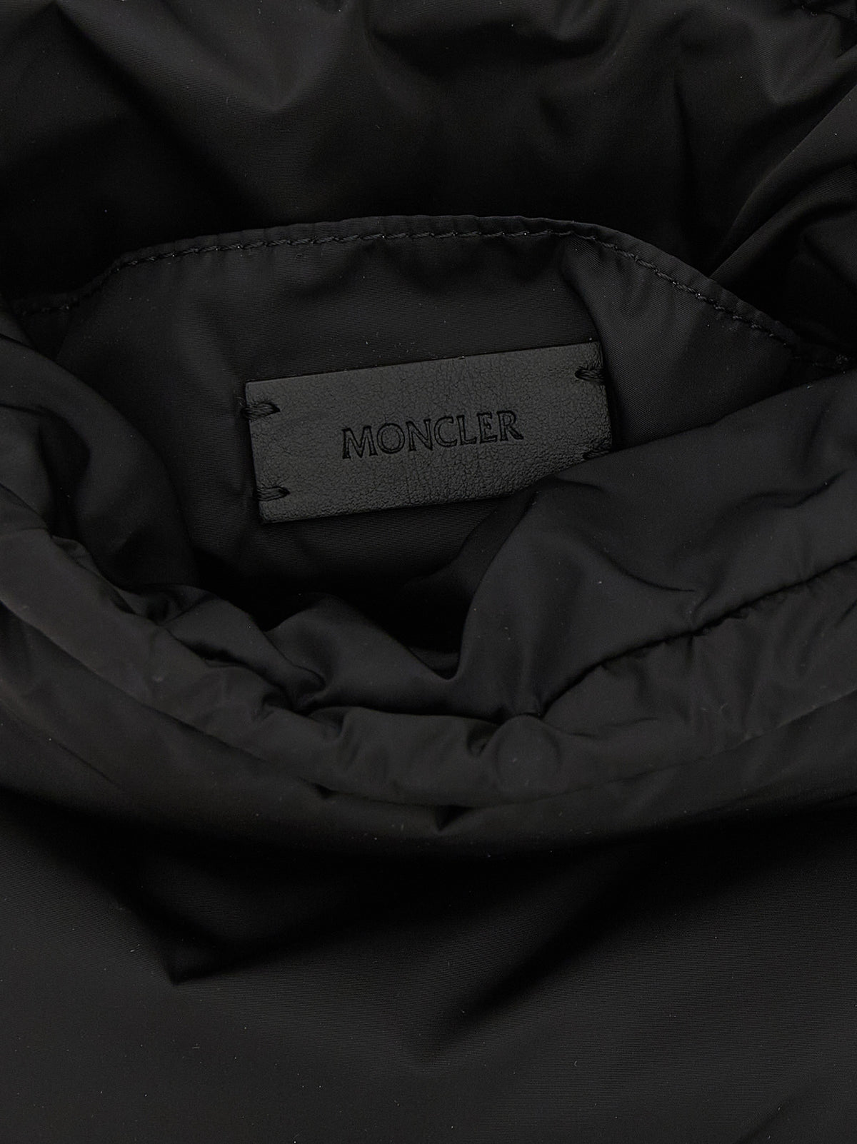 Sac seau Moncler femme en polyamide noir – MO333584BM