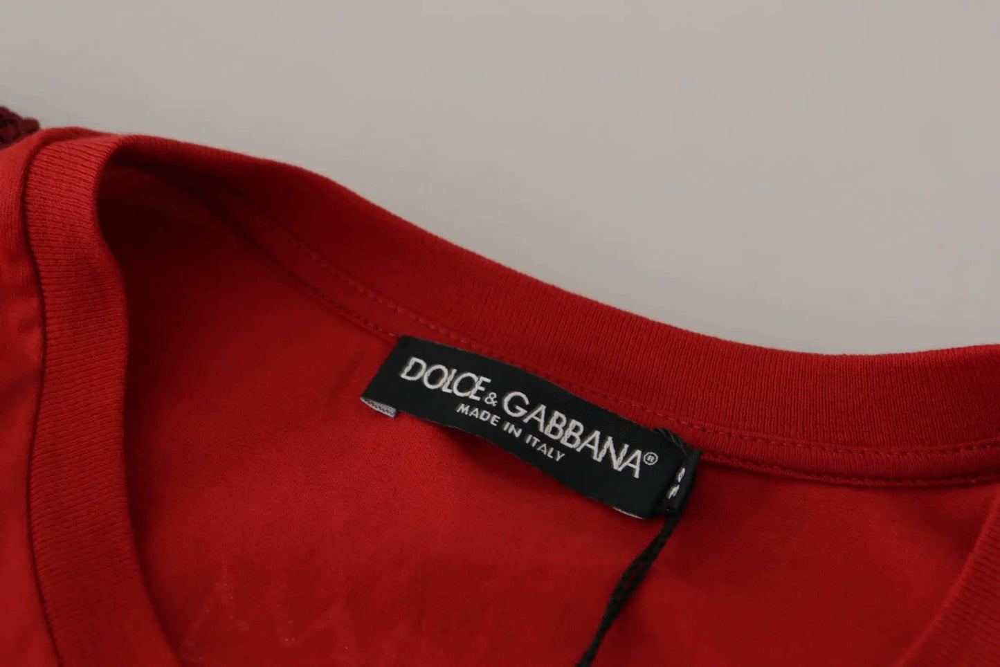 Dolce & Gabbana Red Amor Vincit Omnia Crewneck T-shirt by Dolce & Gabbana