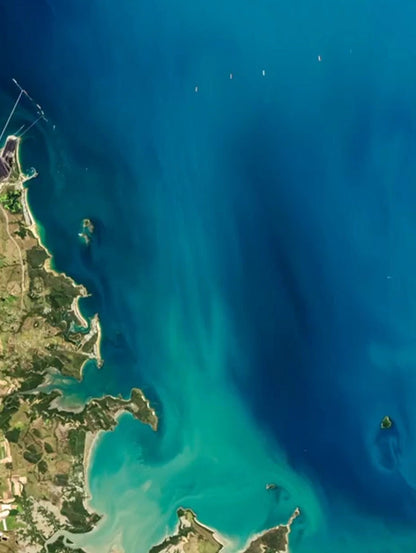 Waterlover Hydrating Sun Milk SPF30 by Perfumerías Padilla