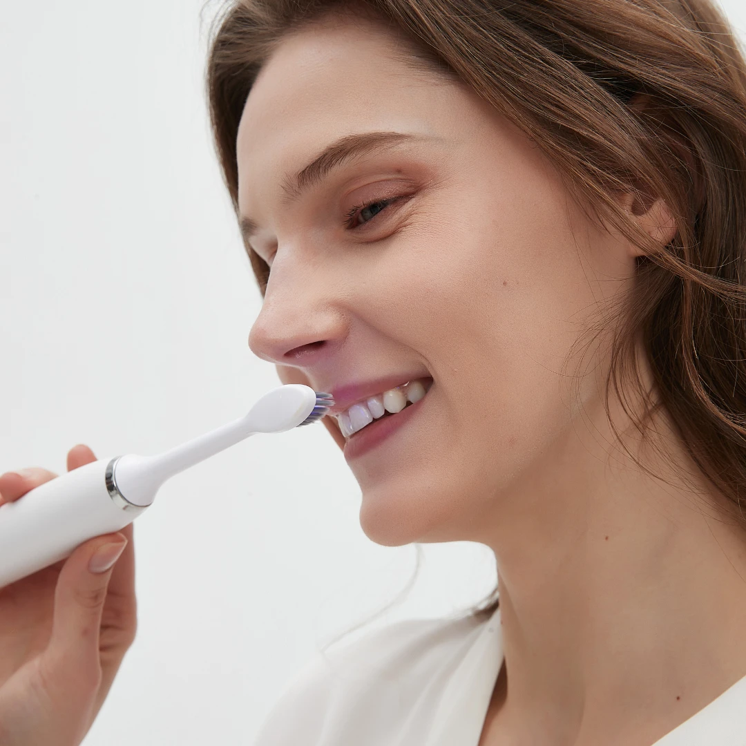 Cepillo de Dientes Eléctrico LED 2 en 1 by Eternas