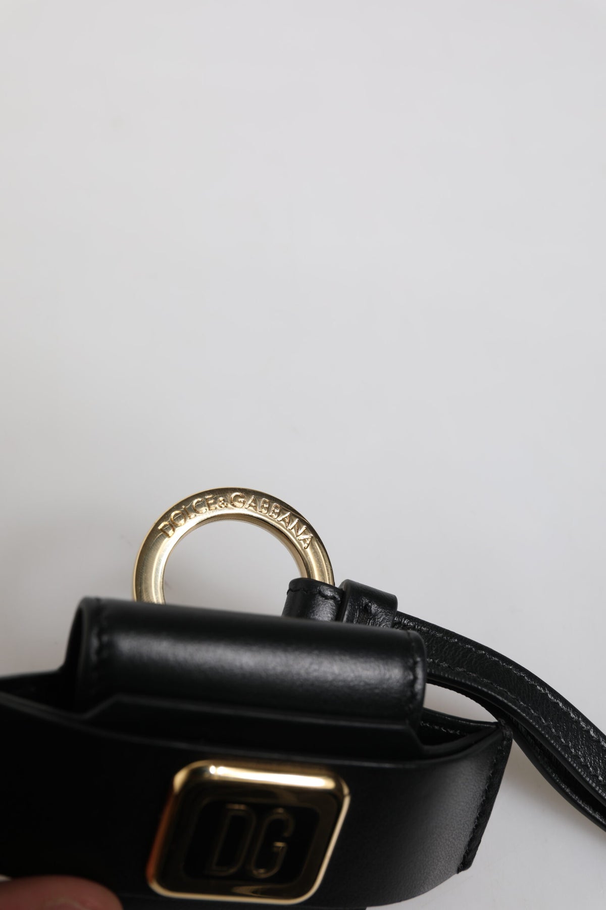 Étui AirPods Dolce & Gabbana homme à plaque logo en cuir noir – SMY10691