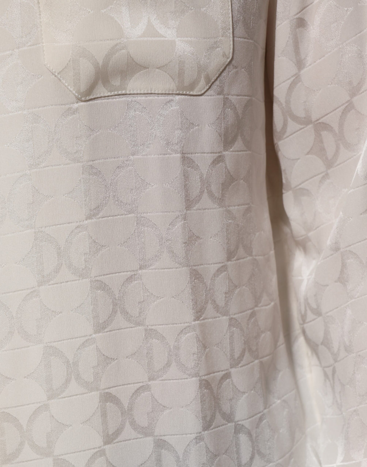 Chemise Dolce & Gabbana à manches longues imprimé logo DG en soie blanc – TSH90639