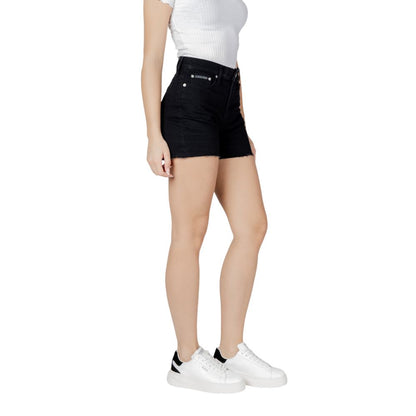 Calvin Klein Jeans – Short MOM en Coton Noir SS25