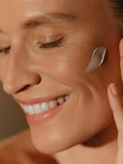 Sunleÿa Soin Solaire Anti-Âge SPF30 by Perfumerías Padilla